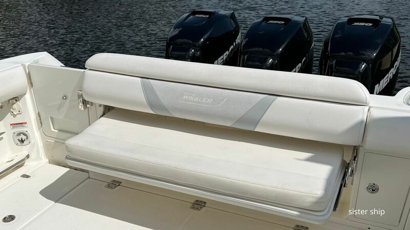 BOSTON WHALER 370 OUTRAGE